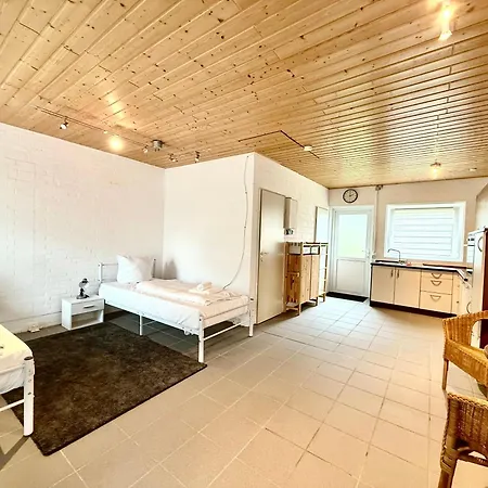 4-2 Apartment *
